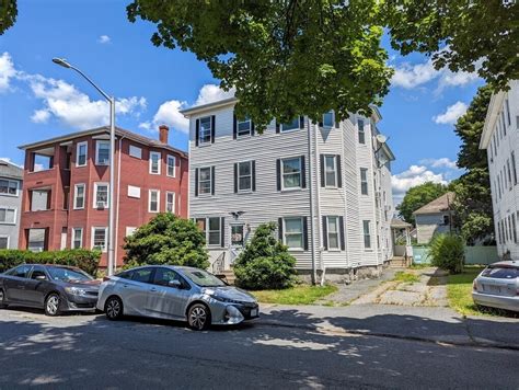 Plantation Towers apartment homes are set back from Plantation Street on a lovely, winding drive on one of the most prominent hillsides in Worcester, offering spectacular views in all directions. . Worcester ma apartments